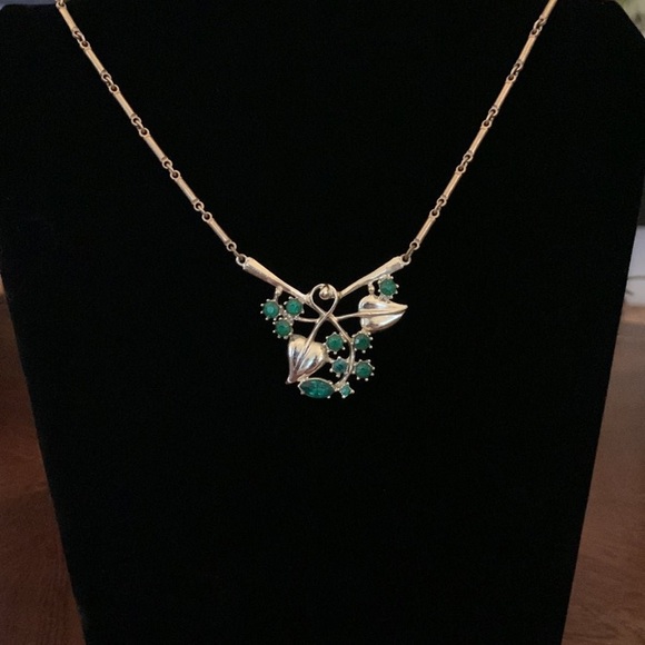 Vintage 1950s Emerald Green Rhinestone Necklace - Picture 4 of 8